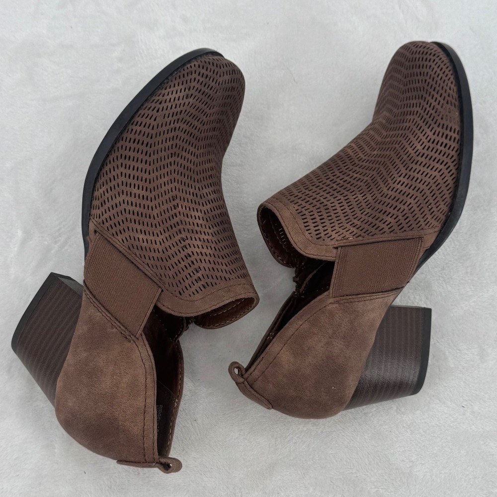 Baretraps Ridgely Booties Women Size 8.5M Brown Perforated Block Heel Shooties - Picture 8 of 11